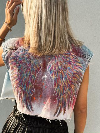 🎨 Denim ombré vesta, jakou jinde nenajdeš! Veselá exploze barev – ručně postříkaná barvami, ozdobená barevnými flitrovými...