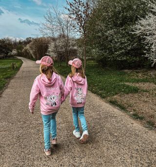 Blíží se vánoční čas ✨ 🎁 A my přijímáme zakázky na vánoční dárky🎄 Pro inspiraci sdílíme tento skvělý nápad z loňského...